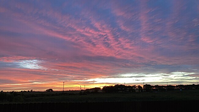 Building Photo - 200 Hot Spring Valley