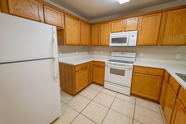 Building Photo - 241 Dixie Dr