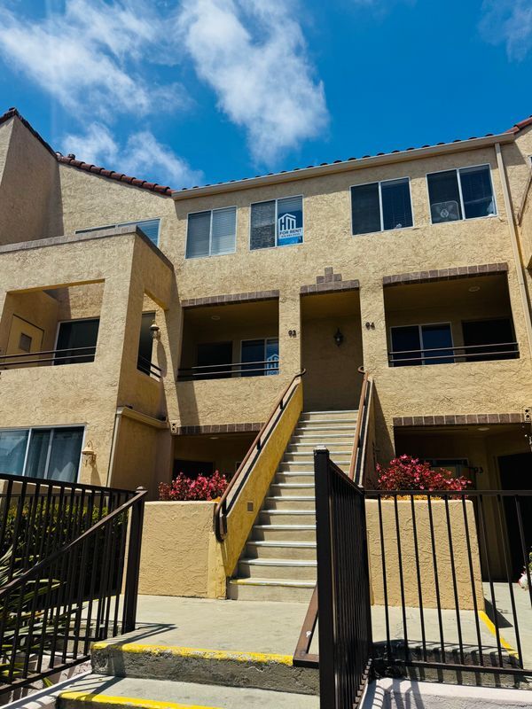 Building Photo - 3929 Nobel Dr