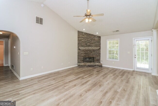 Building Photo - 216 Overlook Dr