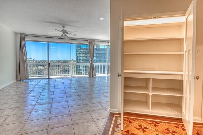 Building Photo - 5050 Woodway Dr
