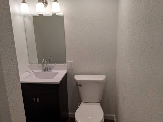 Building Photo - 711 Adler Rd