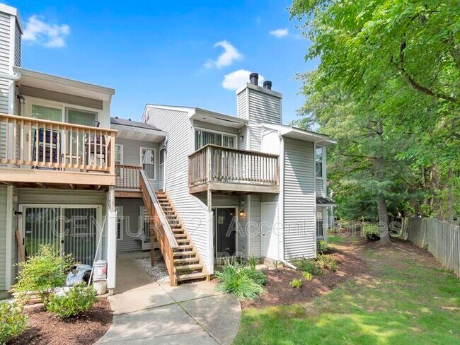 Building Photo - 8647 Beekman Pl