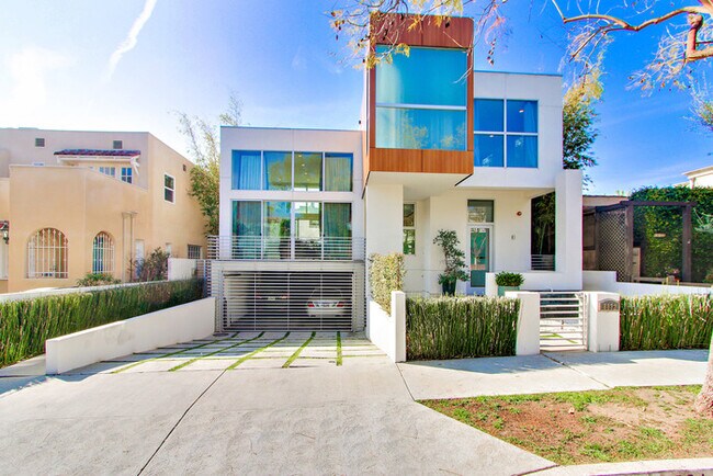 Building Photo - 8822 Rangely Ave