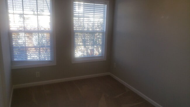 Building Photo - Fantastic 3br 2.5ba Townhome in Delta Ridg...