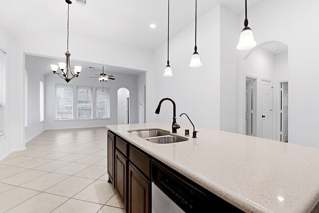 Building Photo - 29142 Crested Butte Dr