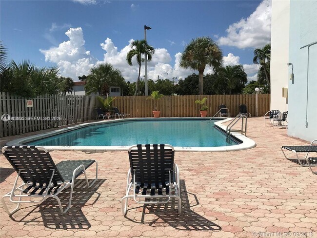 Building Photo - 13155 Ixora Ct