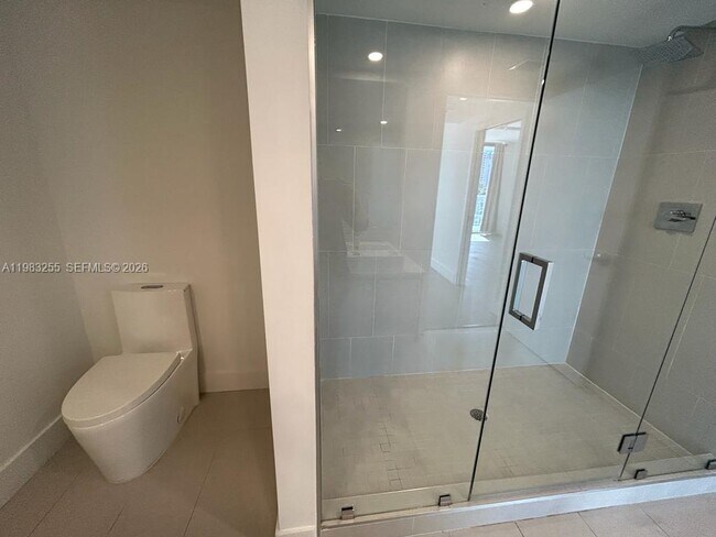 Building Photo - 13800 Highland Dr