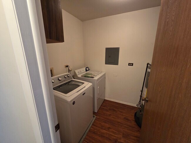 Building Photo - 603 Stone Cir Ct