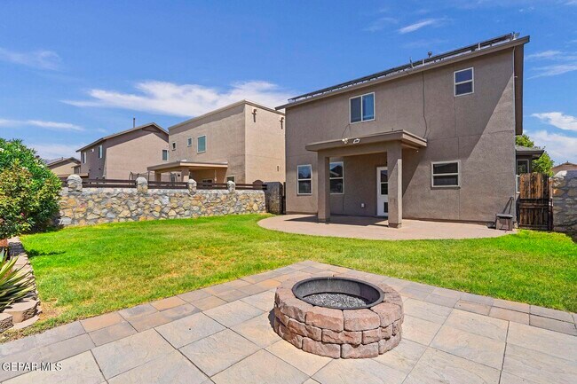 Building Photo - 5028 Silver Ranch Ave