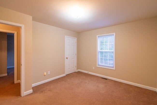 Building Photo - Charming 3 Bedroom, 2 Bathroom Home in Matthews!