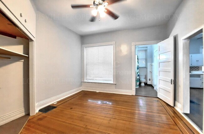 Building Photo - 319 W Lee St