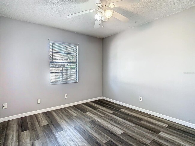 Building Photo - 7801 Rolling Grove Dr W