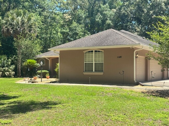 Building Photo - Beautiful 5 bed 3 bath POOL Home For Lease!