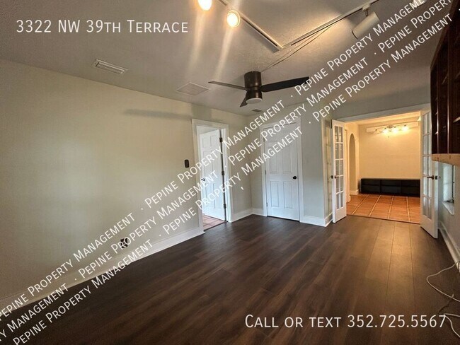 Building Photo - 3322 NW 39th Ter