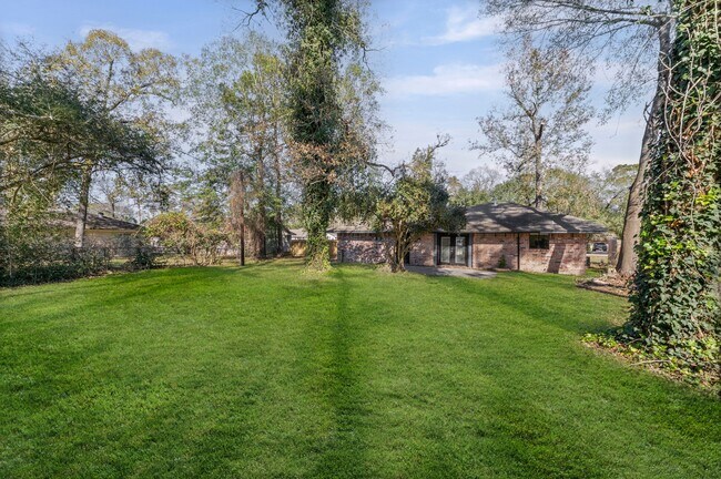 Building Photo - 3427 Dovie Dr