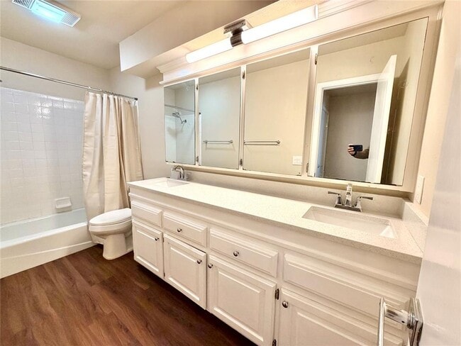 Building Photo - 12007 Shady Trail Ln