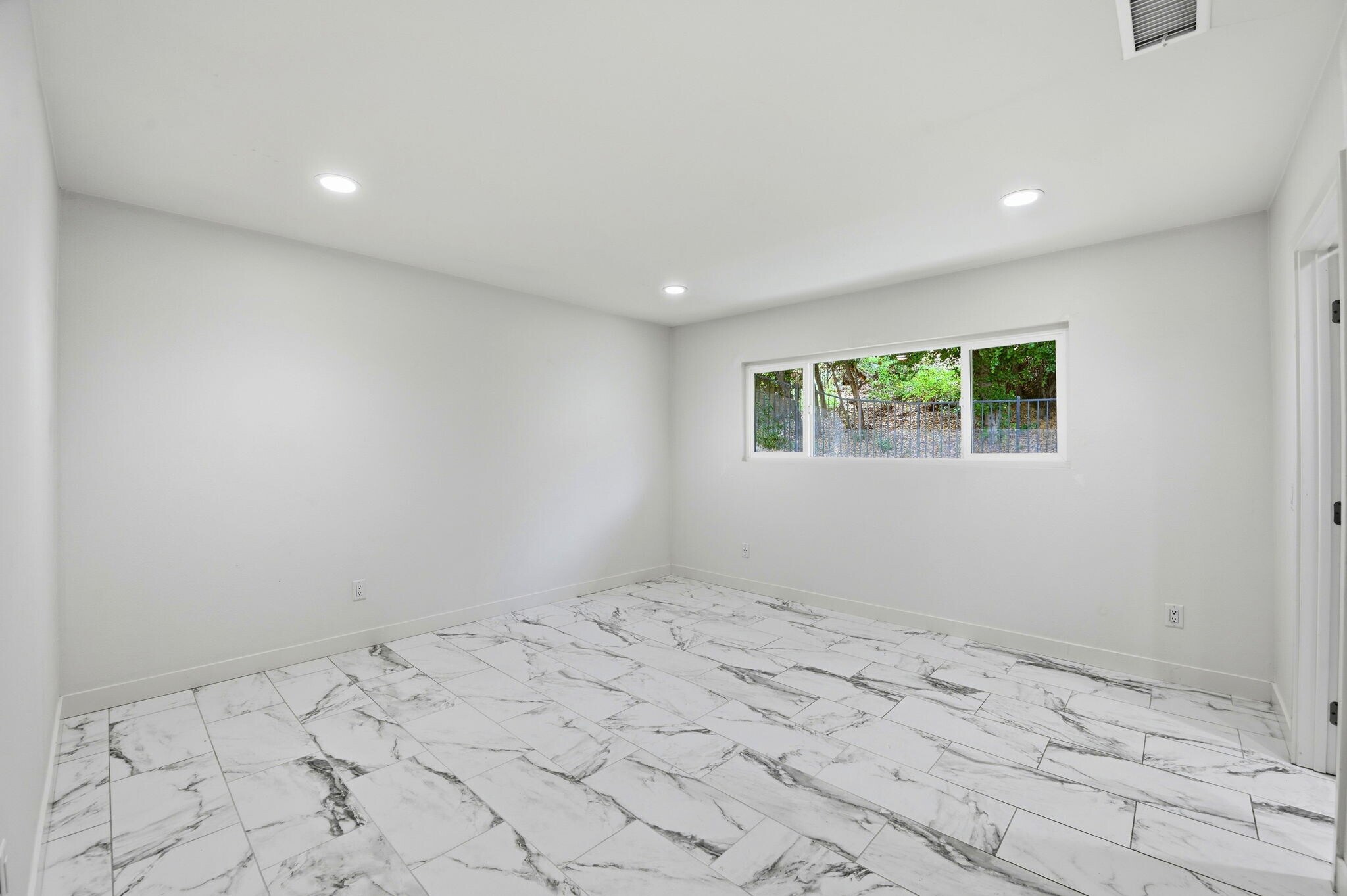 Building Photo - 30845 Catarina Dr