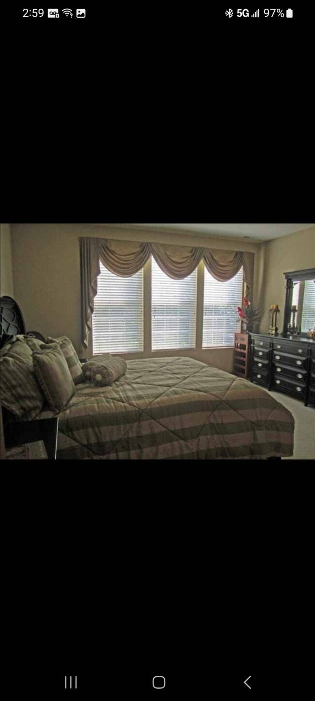 Building Photo - 1547 Millbrook Dr