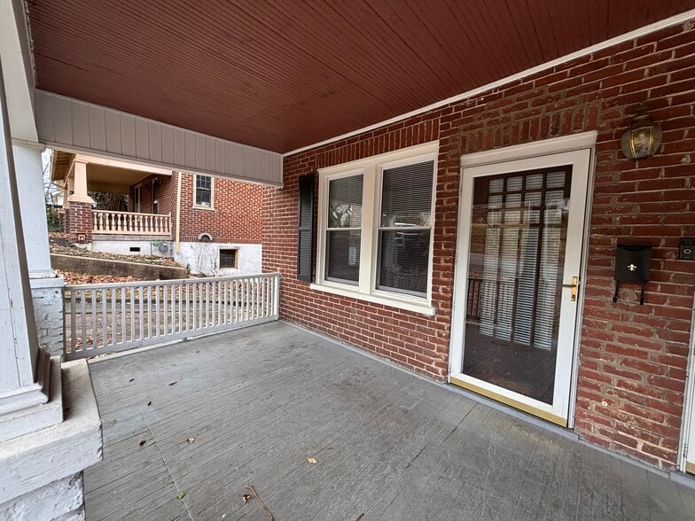 Building Photo - 1507 Hampton Ave SW