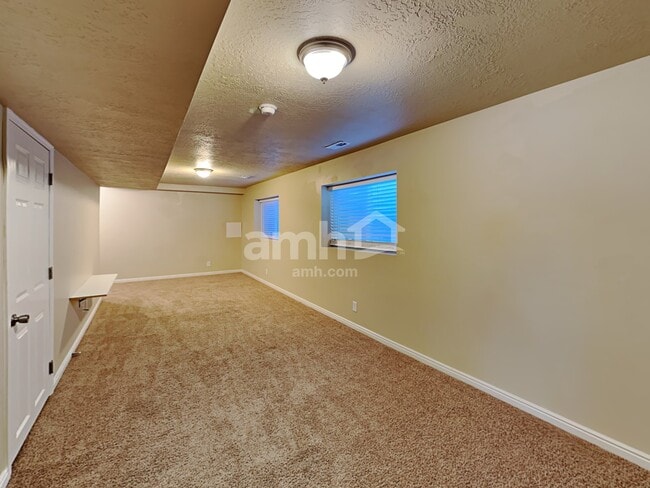 Building Photo - 3417 S Spruce View Ln