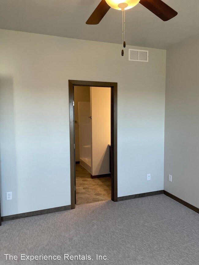 Building Photo - 2 br, 2 bath House - 2307 E Copalis