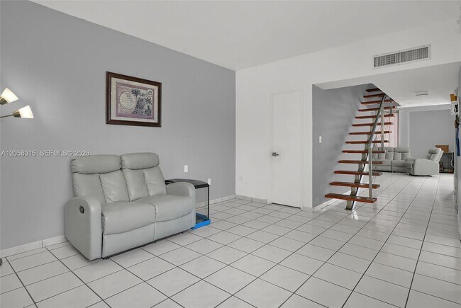 Building Photo - 9177 Fontainebleau Blvd