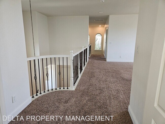 Building Photo - 4 br, 3 bath House - 2221 Serena Ave