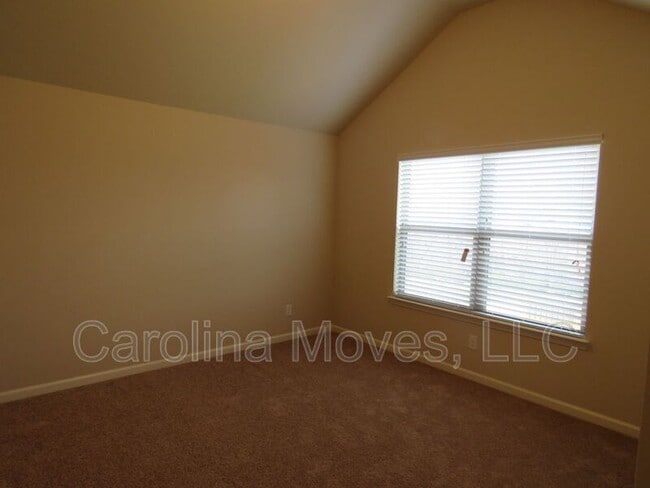 Building Photo - 206 Heatherwood Ln