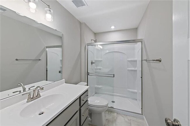 Building Photo - 618 Foxhill Dr