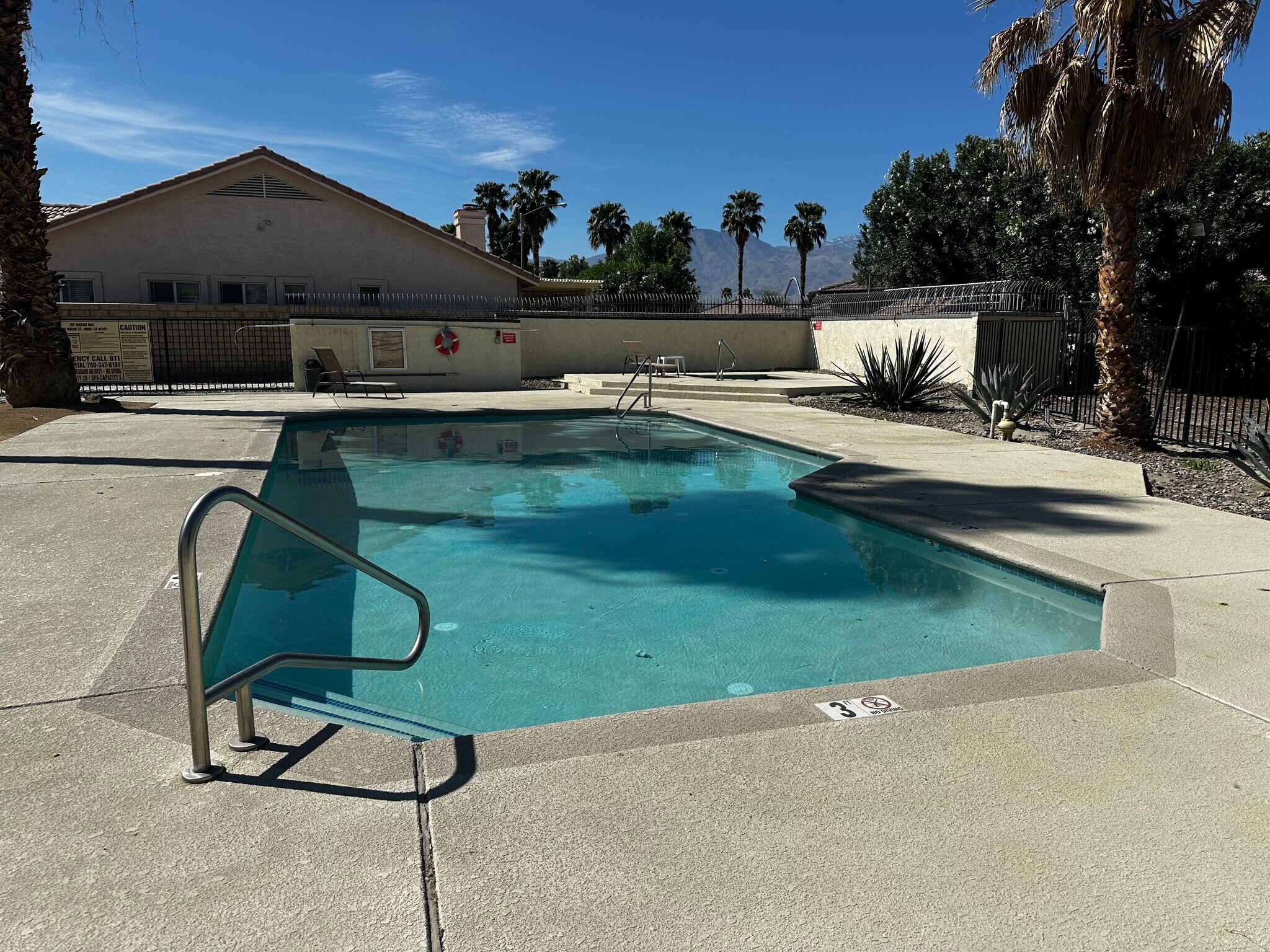 Dedicated pool - 49174 Wayne St