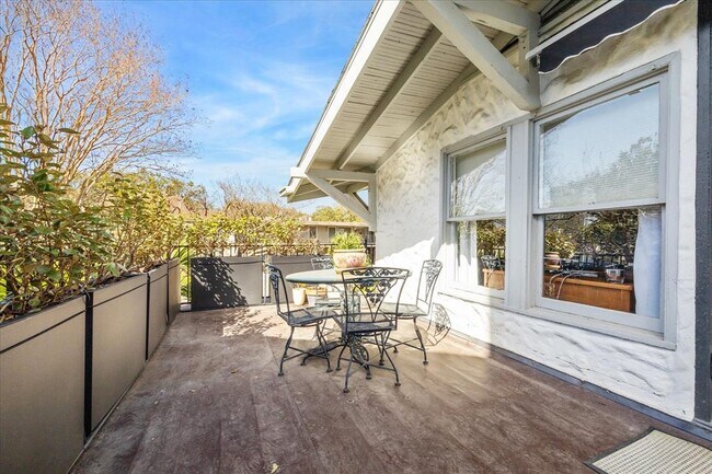 Building Photo - 3702 Audubon Pl