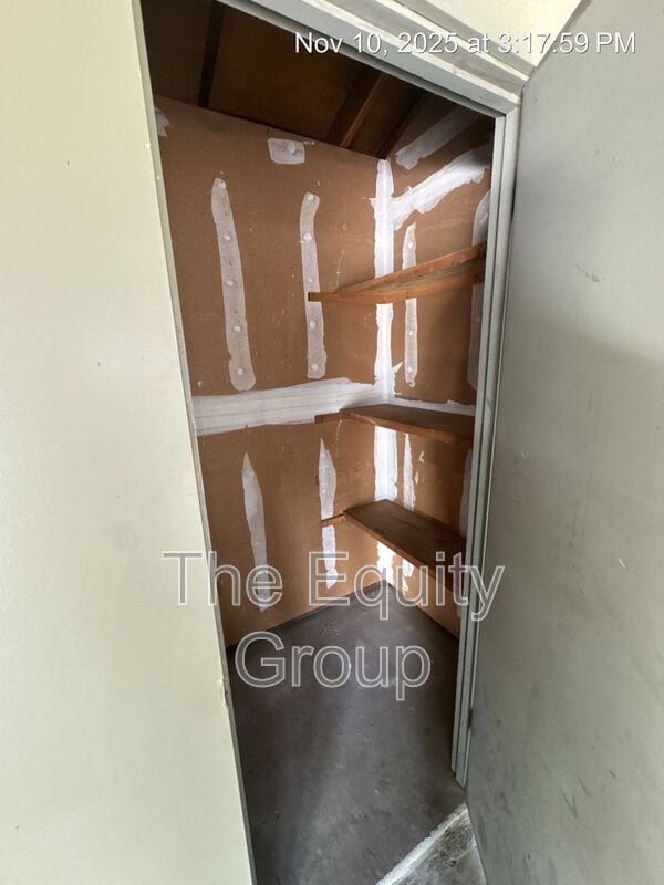 Building Photo - 332 N Westfield St