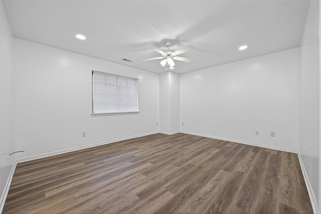 Building Photo - 10039 Morocco Rd