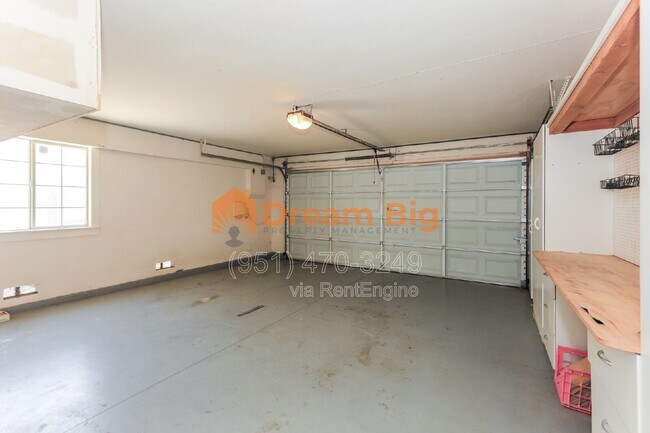 Building Photo - 1493 Evergreen Ave
