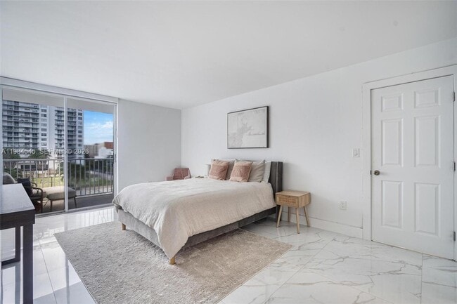 Building Photo - 2851 NE 183rd St