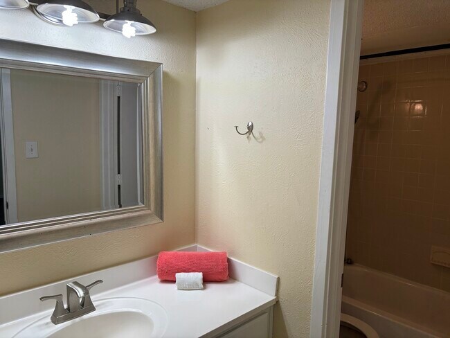 Building Photo - 10650 Steppington Dr