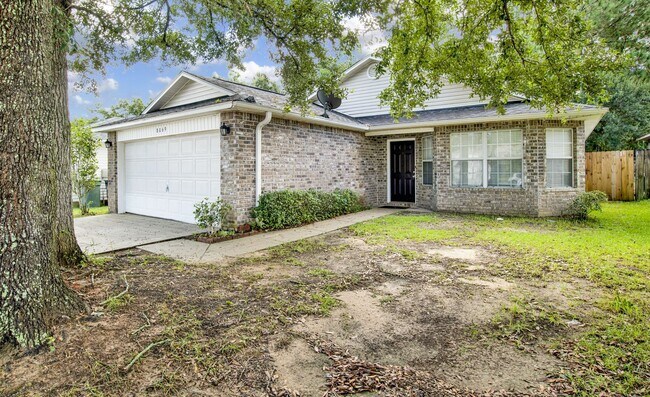 Building Photo - 3 bed 2 bath home off Olive Rd