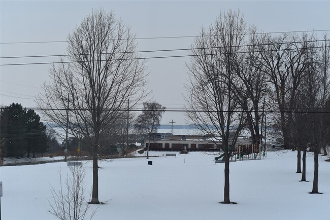 Building Photo - 947 W 3rd St