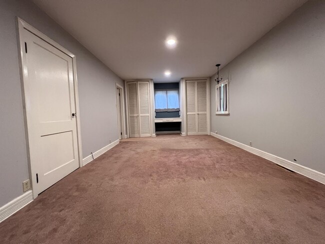 Building Photo - 3329 Collins Ferry Rd