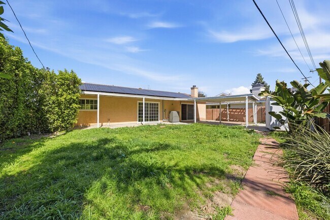 Building Photo - Spacious 4BD 2BA House With Perfect Private Backyard and Solar Panels  in Simi Valley