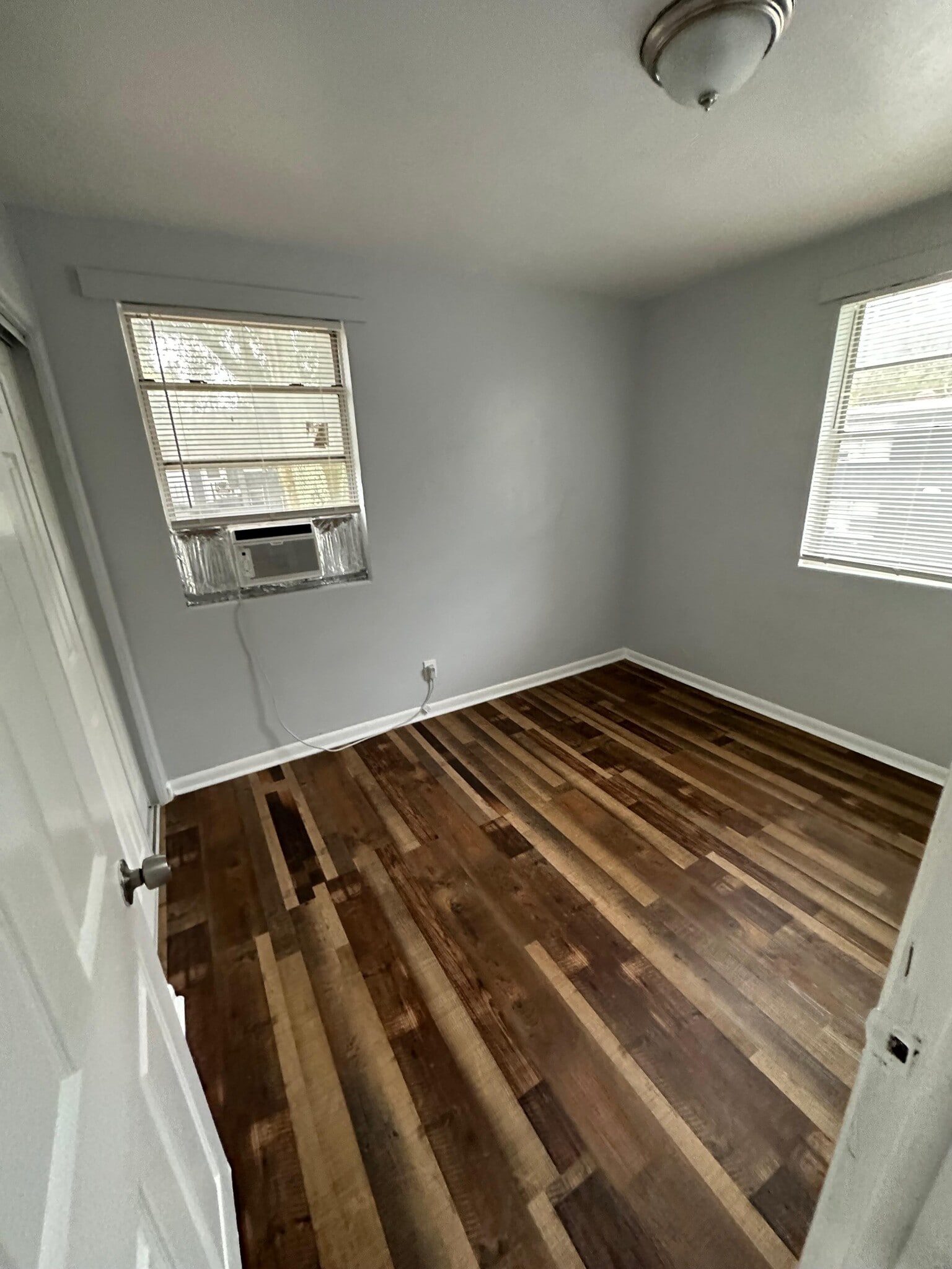 Building Photo - 2026 Palafox St