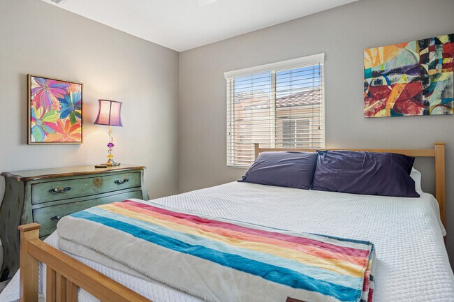 Building Photo - 520 Calle Vibrante