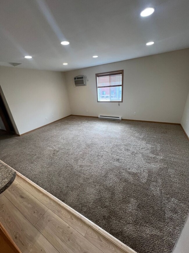 Building Photo - Northern Place Apartments 1