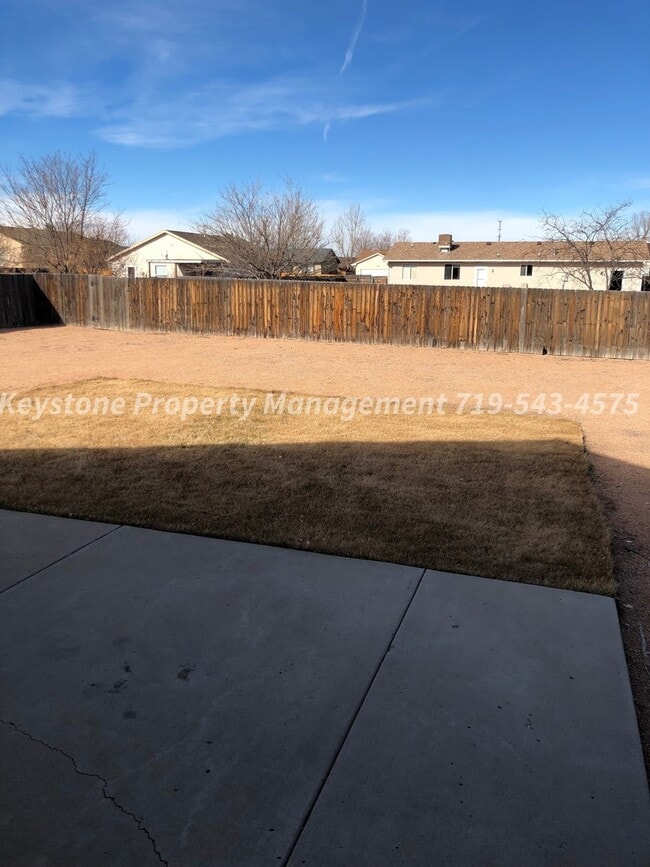 Building Photo - Beautifully Maintained Home in Pueblo West 3 Bed/2 Bath/2 Car Garage $2000/$2000