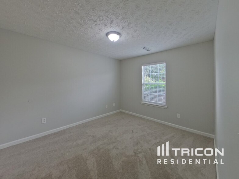 Building Photo - 1162 St Phillips Ct