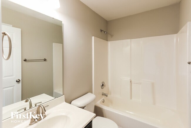 Building Photo - 112 Creek Hollow Way
