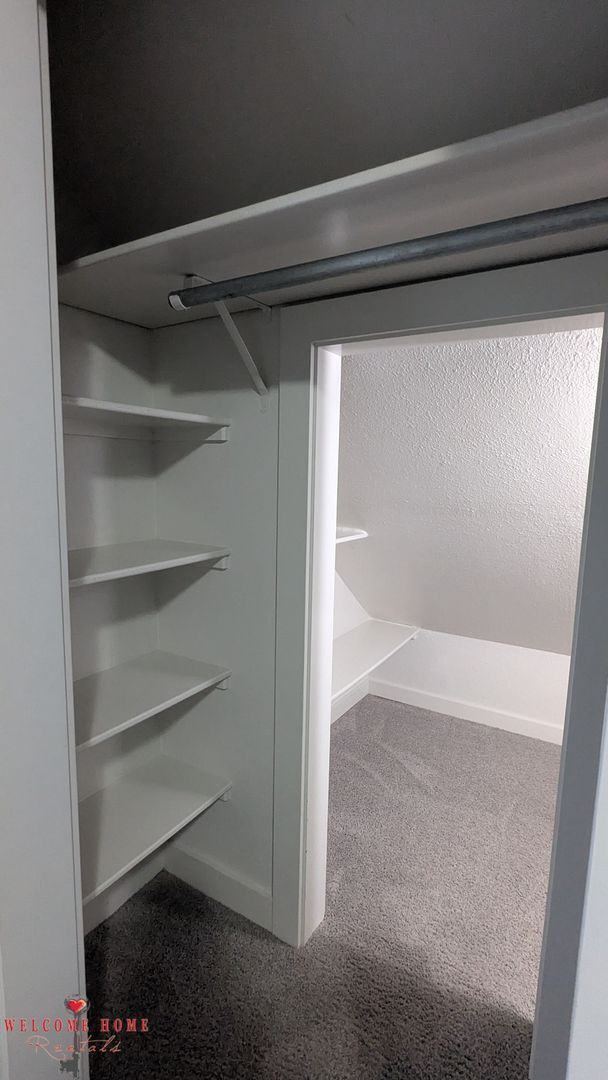 Building Photo - 4520 S Thompson Ave