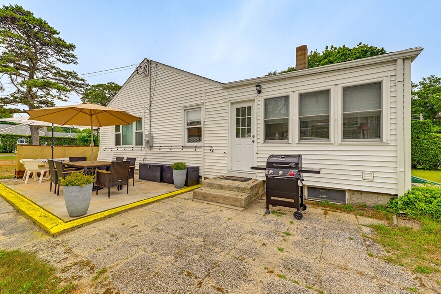 Building Photo - 57 West End Ave