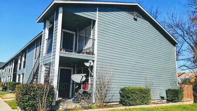 Building Photo - 507 Cora St